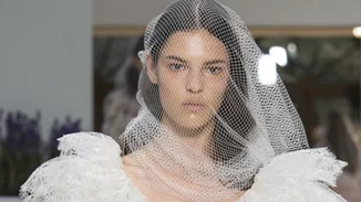 Τα bridal looks που ξεχωρίσαμε από την Εβδομάδα Μόδας Υψηλής Ραπτικής