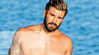 Ηλίας Γκότσης | Ποζάρει με μαγιό & αφήνει αιχμές εναντίον του Ντάνου