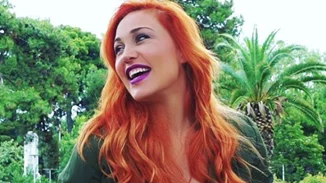 Πηνελόπη Αναστασοπούλου | Φωτογραφίζεται με μαγιό στον 5ο μήνα της εγκυμοσύνης της