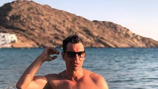 Σάκης Ρουβάς | Δες πώς ευχήθηκε στον Αντώνη Ρέμο για το γάμο του