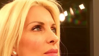 Η Ελένη Μενεγάκη ποζάρει με το μαγιό της και ενθουσιάζει τους fans της