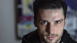 Σπύρος Χατζηαγγελάκης | Πού βρίσκεται μετά την αποκάλυψη του χωρισμού του από τη Μαίρη Συνατσάκη