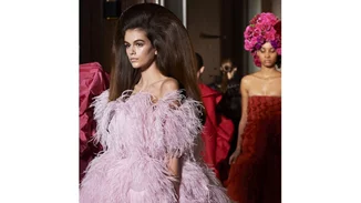 Bouffant: Μία αναδρομή στο ρετρό χτένισμα που είδαμε στο show του Valentino