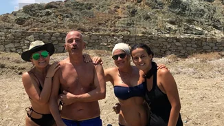 Eros Ramazzotti | Στη Μύκονο για διακοπές με την οικογένειά του