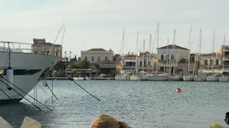 Αυτό είναι το νησί που αγαπιέται με πάθος – και από τους celebrities!