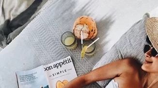 Ακόμα ψάχνεις μαγιό που να κρύβει τα παχάκια; Απαλλάξου από αυτά μια και καλή!