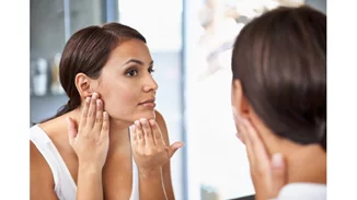 Οι επιστήμονες έχουν βρει έναν νέο τρόπο να αποτρέψουν τις ρυτίδες και την τριχόπτωση