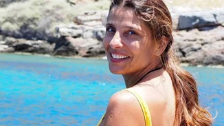 Πόπη Τσαπανίδου | Ποζάρει με μαγιό και χωρίς ίχνος μακιγιάζ!