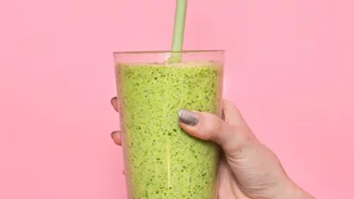 Πράσινο smoothie για γρήγορη αποτοξίνωση μετά τις διακοπές