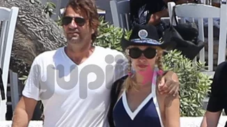 Ελένη Μενεγάκη - Μάκης Παντζόπουλος | Ποζάρουν μαζί αγκαλιά