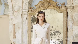 Δες τα αέρινα φορέματα που ξεχωρίσαμε από τη νέα συλλογή της Lynne