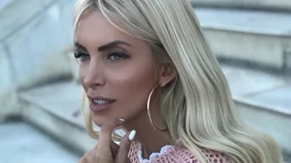 Κατερίνα Καινούργιου | Κάνει διακοπές στην Πάρο με τις φίλες της