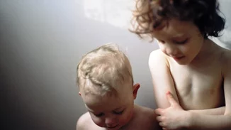 Τα παιδικά βιβλία που θα βοηθήσουν τα παιδιά να αποδεχθούν το νέο μωρό στην οικογένεια