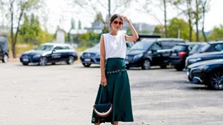 10+2 midi φούστες για να πετύχεις το πιο ενδιαφέρον office look