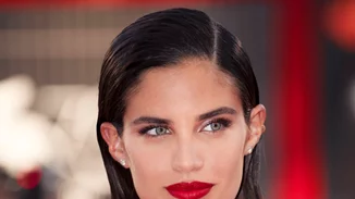 Αν ψάχνεις το ιδανικό κραγιόν για τη νέα σεζόν, εγώ σου προτείνω 2 και δεν χρειάζεσαι τίποτε άλλο!