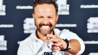 Ποιος είναι ο Χρήστος Μιχαηλίδης, ο hair expert που κέρδισε τον δημοφιλέστερο διαγωνισμό κομμωτικής στον πλανήτη!