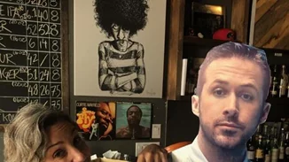 Μία ιδιοκτήτρια καφέ στο Τορόντο κάλεσε τον Ryan Gosling στο μαγαζί της