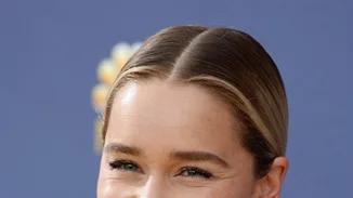 Emilia Clarke | Επιβεβαίωσε τη σχέση της με αυτή τη φωτογραφία!