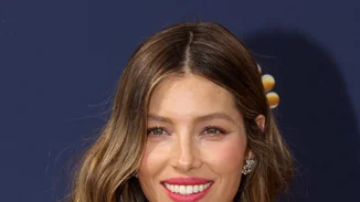 Η Jessica Biel σού δείχνει πώς να βάζεις το κραγιόν για να είναι τόσο σέξι το αποτέλεσμα όσο αυτής