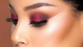 Το κεράσι ή κερασί είναι το απόλυτο χρώμα στο μακιγιάζ: Όλα τα προϊόντα να το πετύχεις