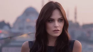 Η Υβόννη Μπόσνιακ είναι μια υπέροχη νύφη