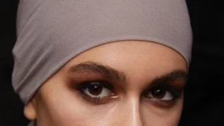 Οι καλύτερες ιδέες σε αξεσουάρ μαλλιών για τα πιο cool χτενίσματα της σεζόν