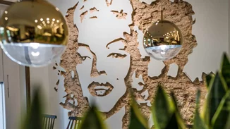 Το nice n easy στο Κολωνάκι ανακαινίστηκε και ανοίγει τις πράσινες πόρτες του για να γιορτάσει τα 10 του χρόνια!