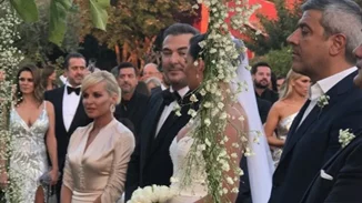 Αντώνης Ρέμος - Υβόννη Μπόσνιακ | Οι φωτογραφίες από τον γάμο τους που βλέπουμε για πρώτη φορά