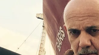 Γιώργος Κιμούλης | Αποκλείστηκε λόγω κακοκαιρίας στη Νάξο