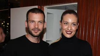 Ελεονώρα Μελέτη | Βραδινή έξοδος με τον σύζυγό της στο θέατρο