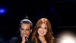 Καίτη Γαρμπή - Διονύσης Σχοινάς | Τραγούδησαν με το γιο τους στη Νέα Υόρκη