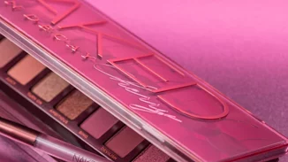 Γιατί αξίζει να αγοράσεις τώρα την Naked Cherry από Urban Decay!