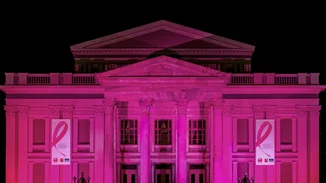 It's #TimeToEndBreastCancer: Το Ολυμπίειο και η Πύλη του Αδριανού γίνονται ροζ!