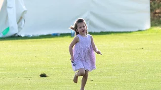 Η πριγκίπισσα Charlotte είναι ίδια με τον μπαμπά της και αυτή η φωτο είναι η απόδειξη!