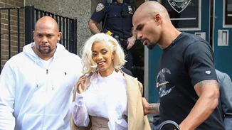 Cardi B | Παραδόθηκε στην αστυνομία & συνελήφθη!