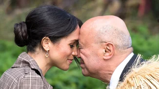 Meghan Markle - Πρίγκιπας Harry | Ο χαιρετισμός Hongi με τους Maori της Νέας Ζηλανδίας