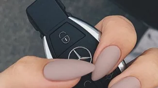 Γιατί αυτό το σχέδιο στα νύχια θα κάνει πάντα εντύπωση συγκριτικά με όλα τα υπόλοιπα!