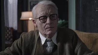 Κι όμως αυτός ο ηλικιωμένος άνδρας είναι διάσημη ηθοποιός!