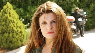 Η Τάνια Τρύπη τραγουδάει στο Arch - cafe eaterie