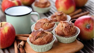 Muffins με νιφάδες βρώμης και μήλα έτοιμα σε 15 λεπτά
