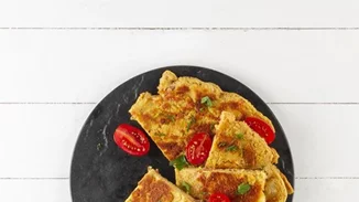 Ομελέτα χωρίς αυγά: Η vegan συνταγή του Άκη Πετρετζίκη που έγινε το απόλυτο viral!