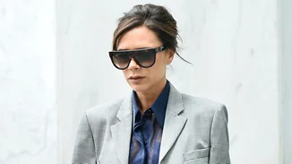 Victoria Beckham | Όσα αποκάλυψε για την εποχή που σχεδίασε το πρώτο της ρούχο