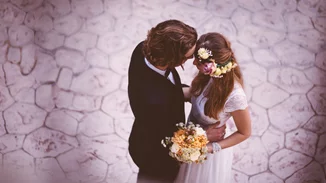 Αυτή είναι η ιδανική ηλικία να παντρευτείς