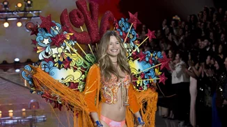 Behati Prinsloo | Ανακοίνωσε την επιστροφή της στο fashion show της Victoria's Secret!