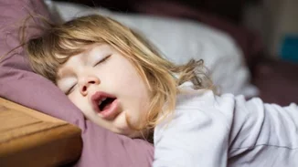 Το φαινόμενο του ηφαιστείου – τι γίνεται όταν βγαίνεις από το πρόγραμμα ύπνου του παιδιού