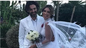 Αθηνά Οικονομάκου | Μοιράστηκε νέες αδημοσίευτες φωτογραφίες από τον γάμο της