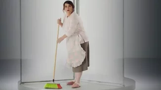 Κατερίνα Ζαρίφη | Οι εντυπωσιακές μεταμορφώσεις για το «Ποιος ρωτάει;»