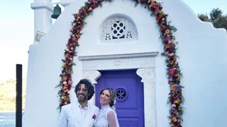 Επέτειος για την Αθηνά Οικονομάκου και τον Φίλιππο Μιχόπουλο | Η αδημοσίευτη φωτογραφία από τον γάμο τους