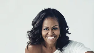 Michelle Obama | Λάνσαρε δική της σειρά ρούχων με τα αγαπημένα της quotes