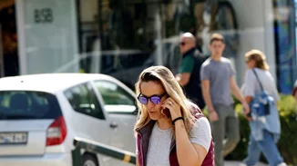 Ελεονώρα Μελέτη | Βόλτα στη Γλυφάδα με την μικρή Αλεξάνδρα